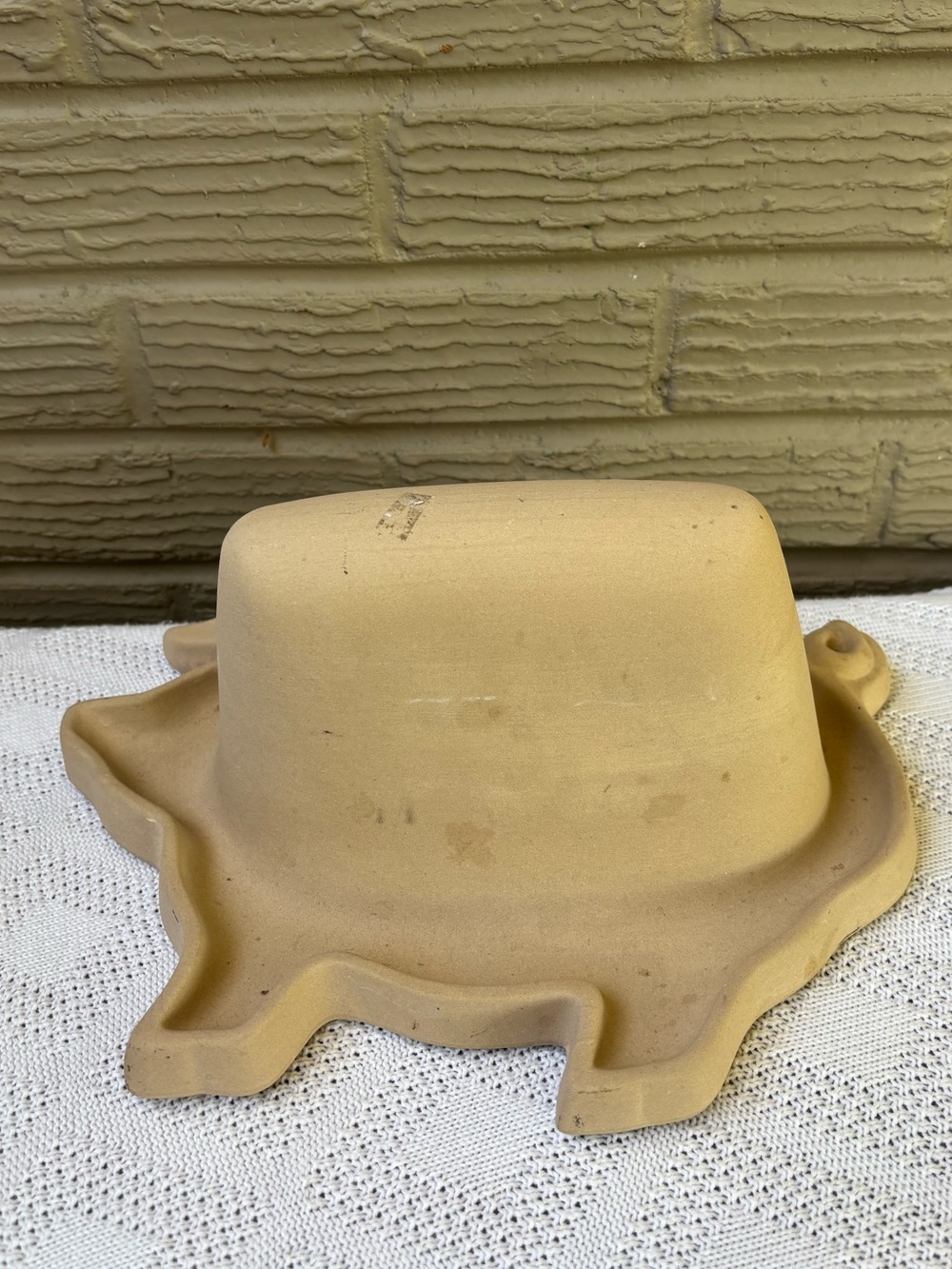 Haeger Natural Stone Pig Shaped Microwave Bacon Cooker Size 12 1/4”L